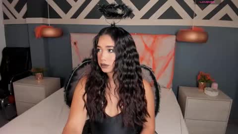 Emily  online show from October 31, 11:55 am