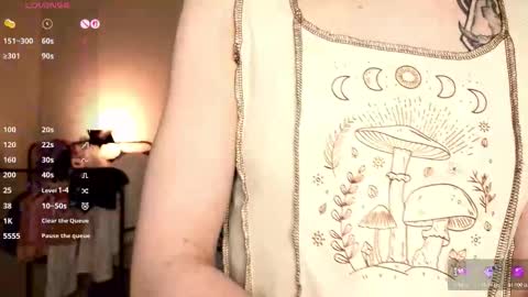 Snapshot of emimiy chatting on November 6, 3:29 am emimiy online show from November 6, 3:29 am