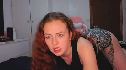 emliyjamesmjb online show from February 2, 8:51 pm