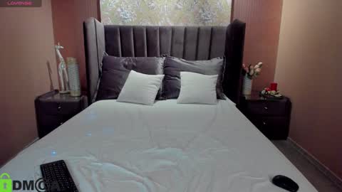 Snapshot of emm_quince chatting on December 31, 10:12 pm Emm online show from December 31, 10:12 pm