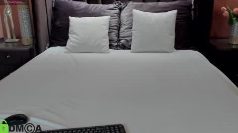 Snapshot of emm_quince chatting on January 16, 10:44 pm Emm online show from January 16, 10:44 pm