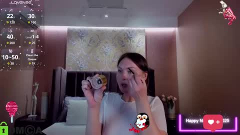 Snapshot of emm_quince chatting on March 9, 7:26 pm Emm online show from March 9, 7:26 pm