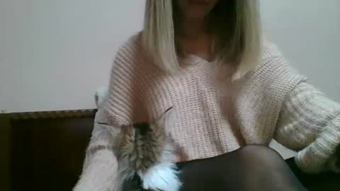 emma_991 online show from December 30, 1:25 pm