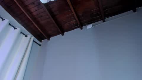 emma__hills_ online show from September 9, 9:14 pm