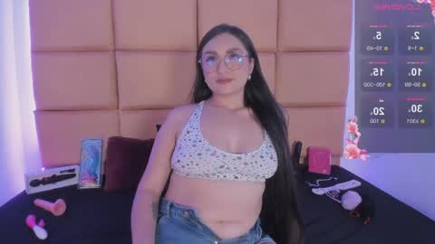emma__js_ online show from April 14, 10:27 pm
