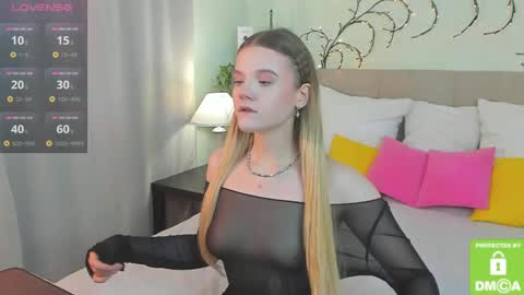 Snapshot of emma__peach chatting on June 9, 7:42 am emma__peach online show from June 9, 7:42 am