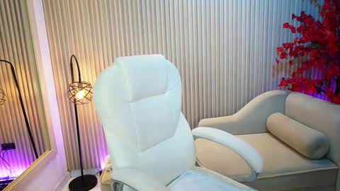 Snapshot of emma__walkerr_ chatting on September 30, 7:41 pm emma__walkerr_ online show from September 30, 7:41 pm