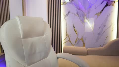 emma__walkerr_ online show from April 21, 1:42 am