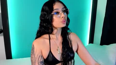 emma_ah online show from March 5, 1:07 pm