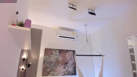 Alice online show from February 4, 11:05 am