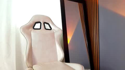 emma_and_aysha online show from November 23, 1:27 am