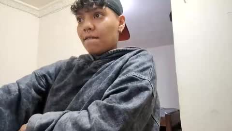 emma_and_thom online show from March 8, 9:51 pm