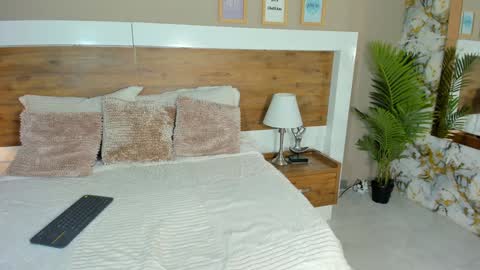 Snapshot of emma_bakker_ chatting on December 20, 9:17 pm Emma online show from December 20, 9:17 pm