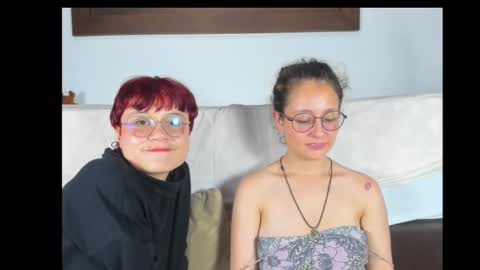 Snapshot of emma_belle02 chatting on September 28, 9:09 pm Emma online show from September 28, 9:09 pm