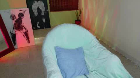 Emma online show from February 10, 7:07 pm