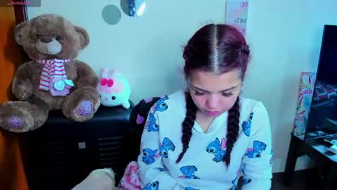 emma_boo_ online show from April 19, 6:10 pm