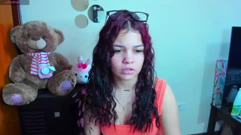 emma_boo_ online show from April 22, 3:46 pm