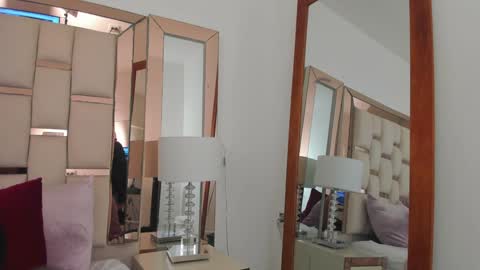 Emma Castillo online show from February 2, 3:32 am