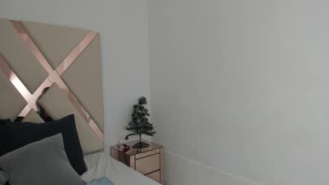 Emma Castillo online show from December 15, 10:47 pm