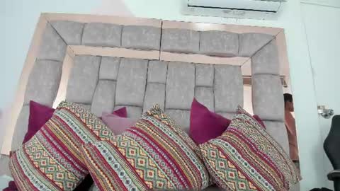 Snapshot of emma_castilloo chatting on June 20, 8:44 pm Emma Castillo online show from June 20, 8:44 pm