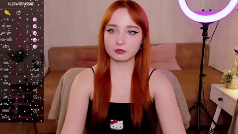 Snapshot of emma_chery chatting on December 11, 12:23 pm  Emma   online show from December 11, 12:23 pm