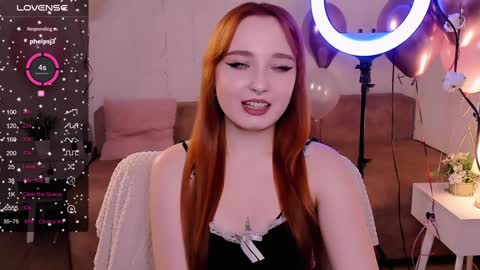 Snapshot of emma_chery chatting on December 13, 6:21 am  Emma   online show from December 13, 6:21 am