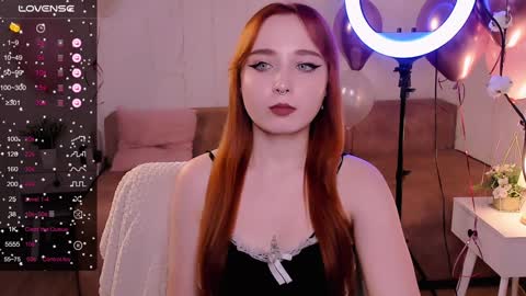 Snapshot of emma_chery chatting on December 13, 12:28 pm  Emma   online show from December 13, 12:28 pm