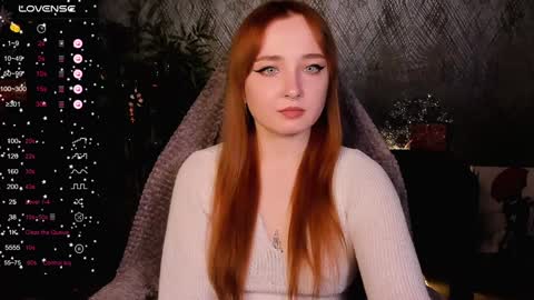 Snapshot of emma_chery chatting on December 18, 11:45 am  Emma   online show from December 18, 11:45 am