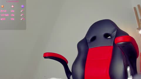 Snapshot of emma_cleir chatting on October 7, 8:39 pm emma cleir online show from October 7, 8:39 pm