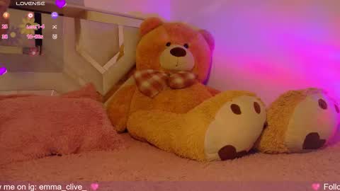 Snapshot of emma_clive chatting on September 29, 11:09 pm Emma online show from September 29, 11:09 pm