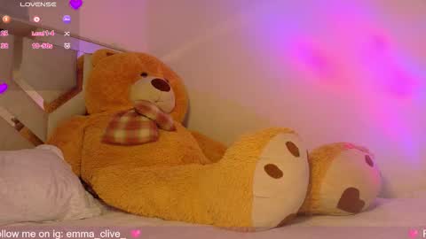 Snapshot of emma_clive chatting on November 21, 3:05 am Emma online show from November 21, 3:05 am