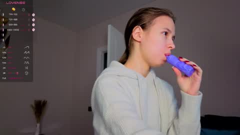 Emma online show from September 29, 1:33 am