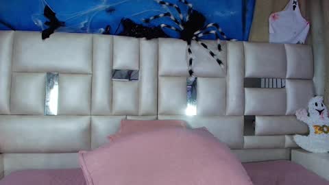 Snapshot of emma_curvy1 chatting on October 29, 3:09 am Emma online show from October 29, 3:09 am