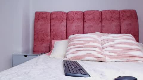 Snapshot of emma_curvy1 chatting on November 11, 3:06 am Emma online show from November 11, 3:06 am