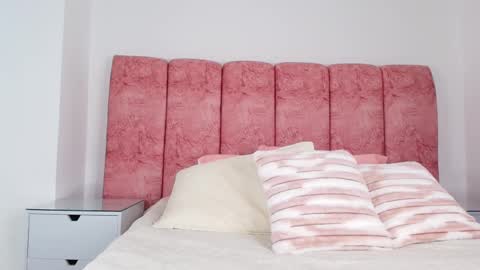 Snapshot of emma_curvy1 chatting on November 20, 3:07 am Emma online show from November 20, 3:07 am