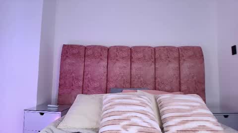 Snapshot of emma_curvy1 chatting on November 21, 3:05 am Emma online show from November 21, 3:05 am