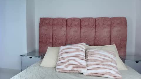 Snapshot of emma_curvy1 chatting on November 25, 3:06 am Emma online show from November 25, 3:06 am