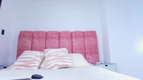 Snapshot of emma_curvy1 chatting on November 27, 3:08 am Emma online show from November 27, 3:08 am