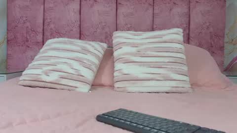 Snapshot of emma_curvy1 chatting on May 26, 3:02 am Emma online show from May 26, 3:02 am