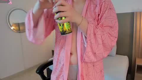 Snapshot of emma_fhox chatting on October 2, 2:29 am E M M A online show from October 2, 2:29 am