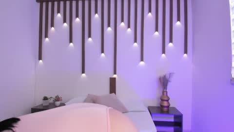 E M M A online show from April 21, 7:39 pm