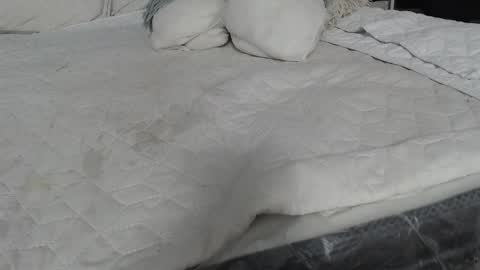 Emma online show from October 8, 9:23 pm