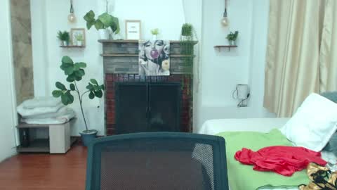 Tell me Emma online show from April 21, 1:50 pm