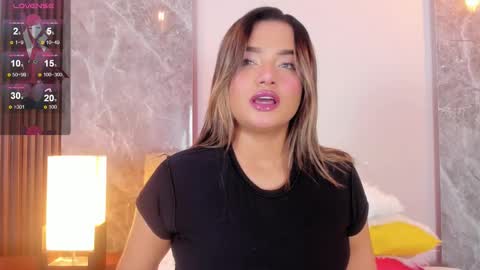 Snapshot of emma_hunter_ chatting on November 12, 3:40 am Emma online show from November 12, 3:40 am