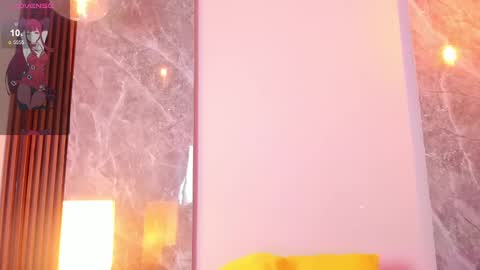 Snapshot of emma_hunter_ chatting on November 17, 4:18 am Emma online show from November 17, 4:18 am