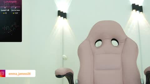 emma_jamess online show from April 24, 4:04 am