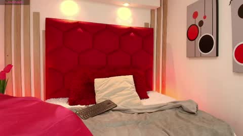 Emma 3 online show from April 17, 1:03 pm