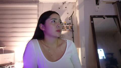 emma_johnson_ online show from December 6, 4:25 am