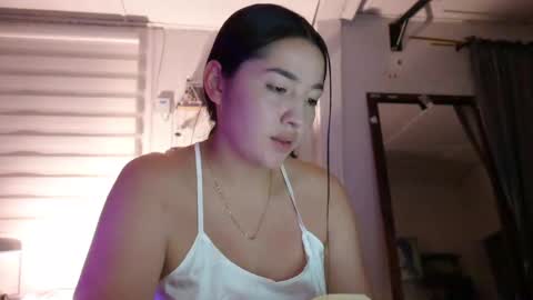 emma_johnson_ online show from December 10, 1:22 am