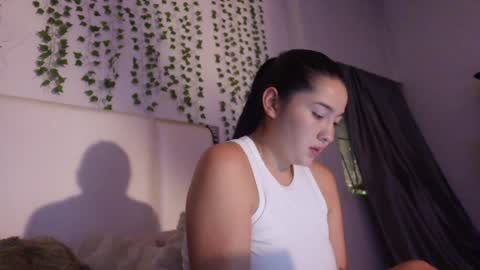 emma_johnson_ online show from October 19, 4:46 am